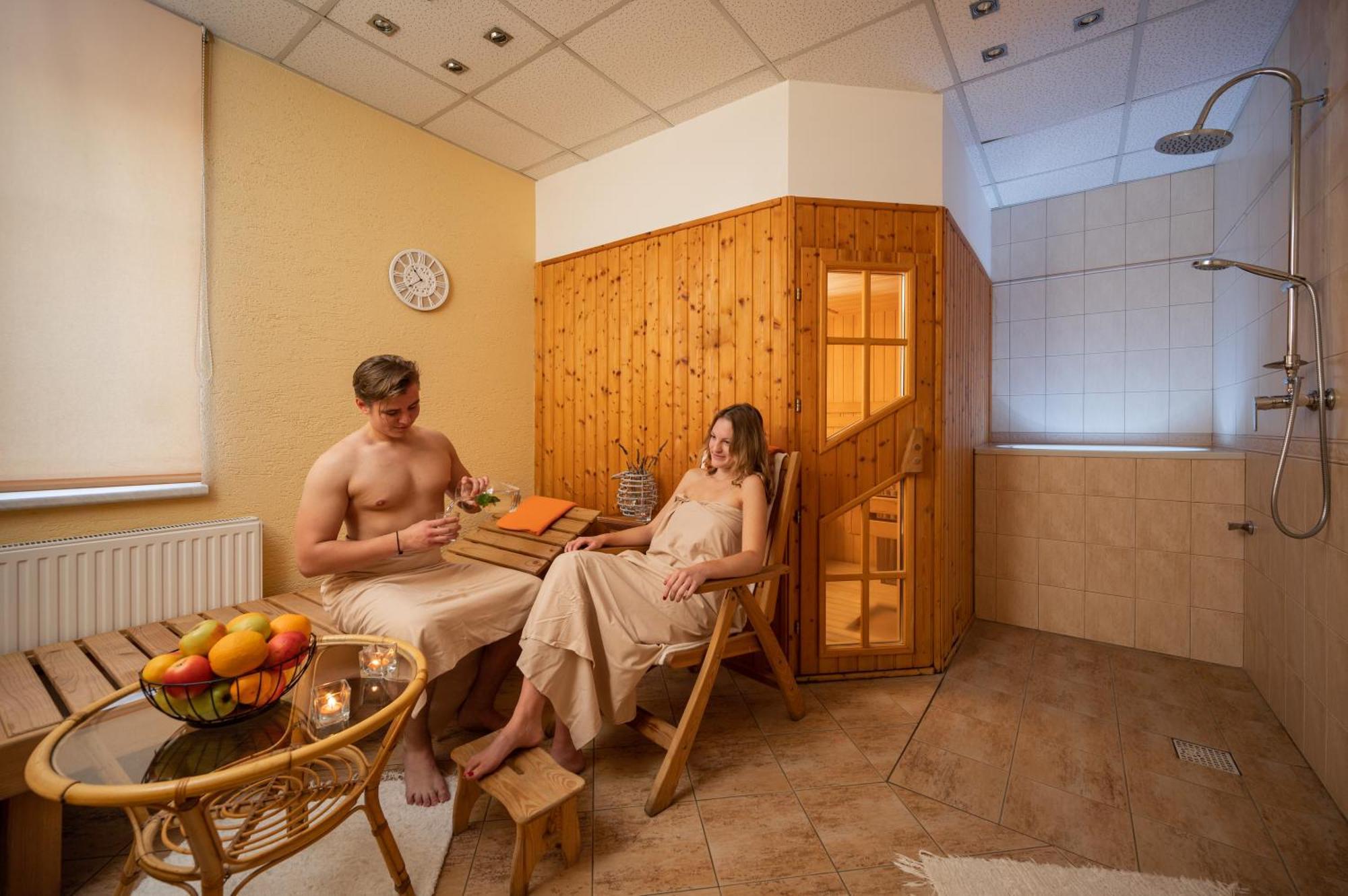 Valassky Hotel A Pivni Lazne Ogar Luhačovice Exterior foto