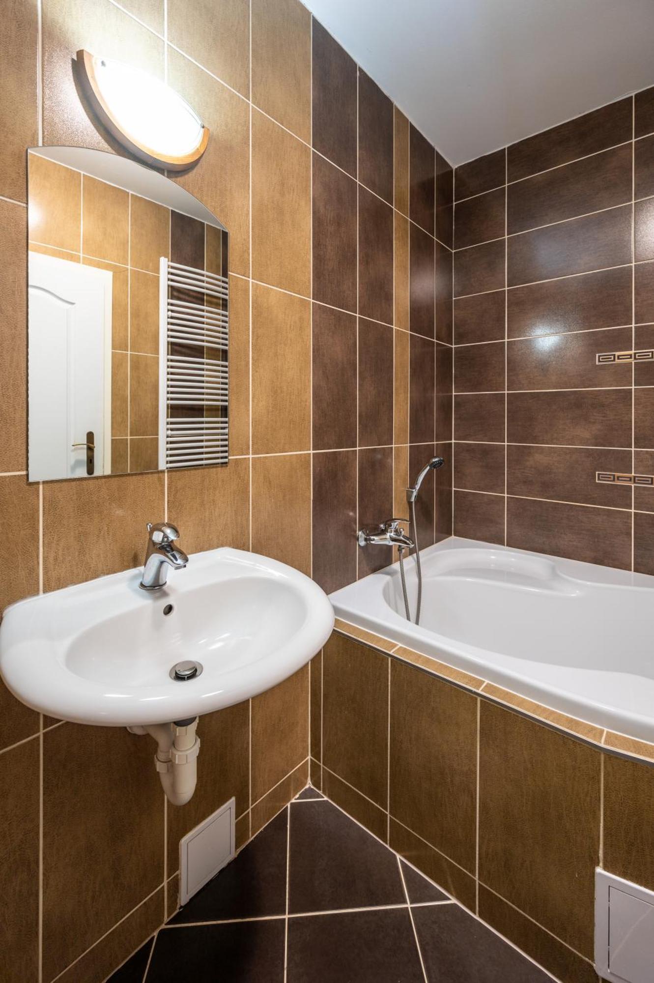 Valassky Hotel A Pivni Lazne Ogar Luhačovice Exterior foto